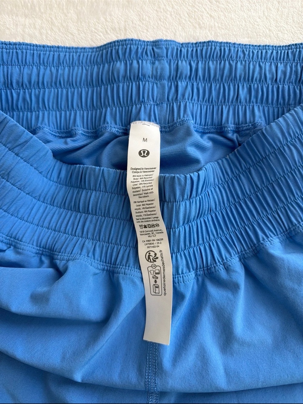 Lululemon Hotty Hot Lululemon Shorts size M - Picture 3 of 6